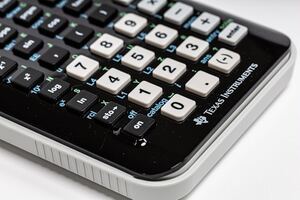 photographie d'une calculatrice pour représenter la comptabilité